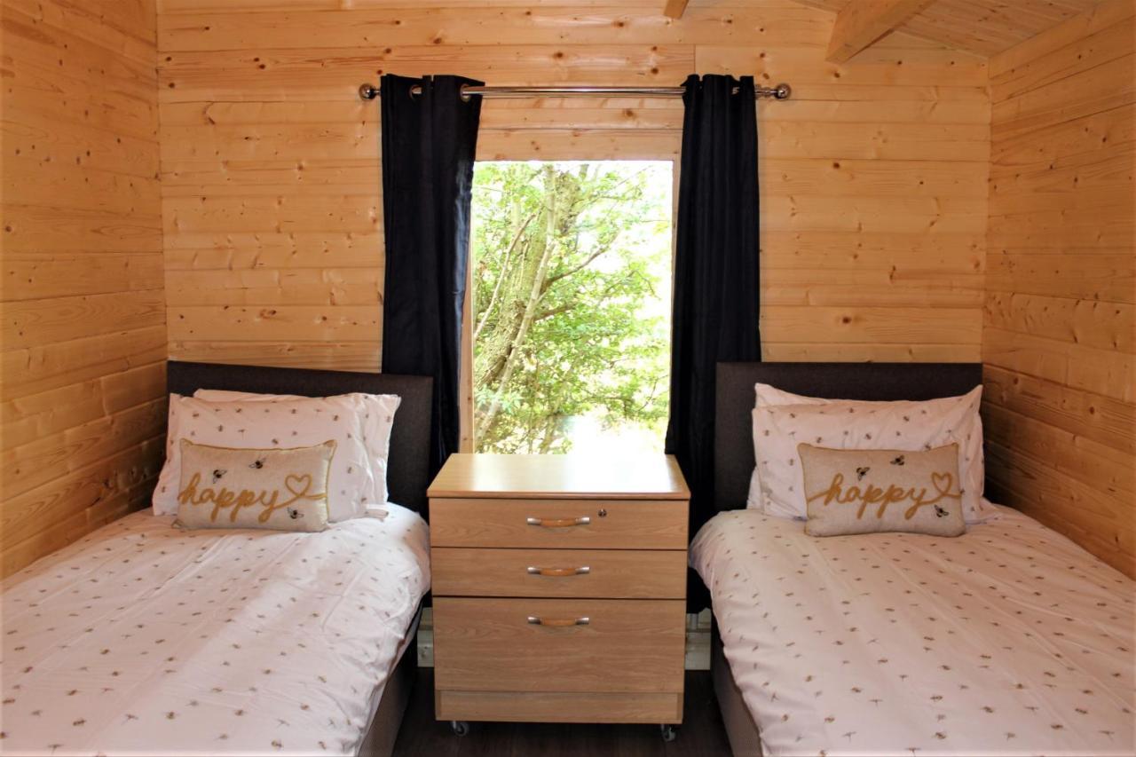 Inviting 3-Bedroom Lodge In Ashton Under Hill อีฟแชม ภายนอก รูปภาพ