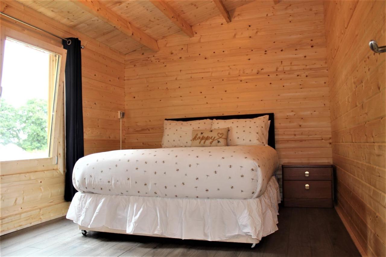 Inviting 3-Bedroom Lodge In Ashton Under Hill อีฟแชม ภายนอก รูปภาพ