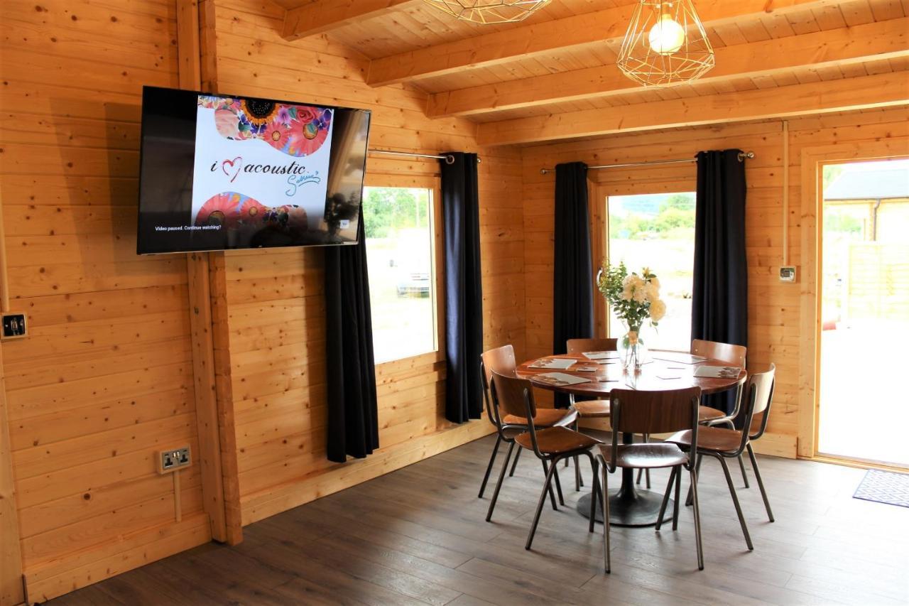 Inviting 3-Bedroom Lodge In Ashton Under Hill อีฟแชม ภายนอก รูปภาพ